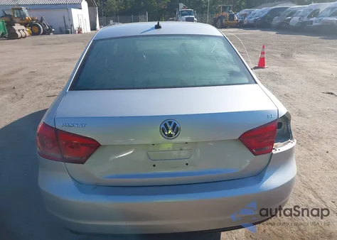 2014 Volkswagen Passat 2.5L Se из США, поврежденный, VIN 1VWBP7A32EC009615